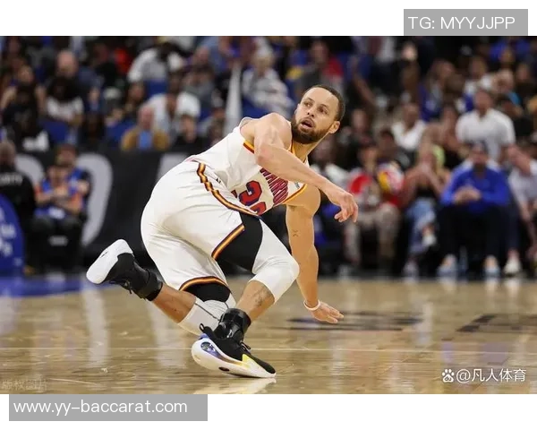 克莱三分球超越利拉德升至历史第四库里热情祝贺称赞杀手表现