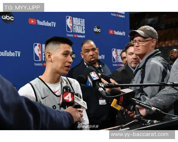 KD与球迷互动引发热议能否再进总决赛成焦点话题 KD与球迷互动引发热议能否再进总决赛成焦点话题